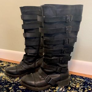 Torrid 10W Buckle Strap Black Boots